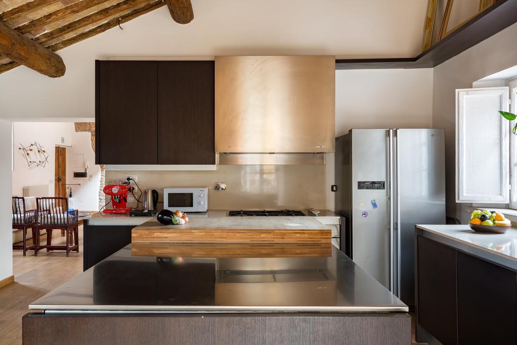 Habitat's Renella Penthouse Apartamento *